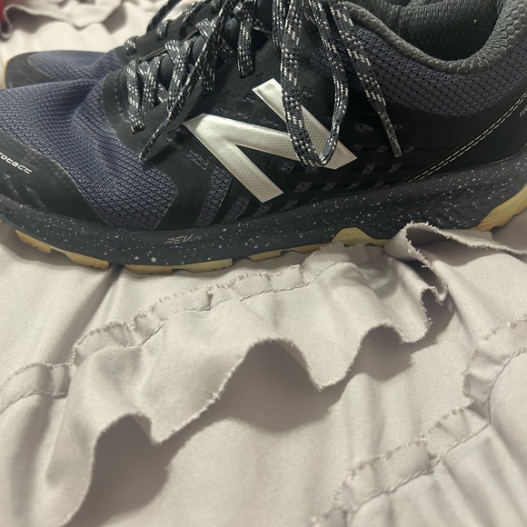 New balance shoes - Picture 2 of 3